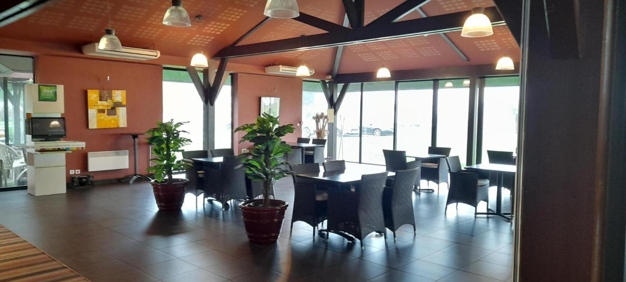 Ibis Styles Segre Hotel Екстериор снимка