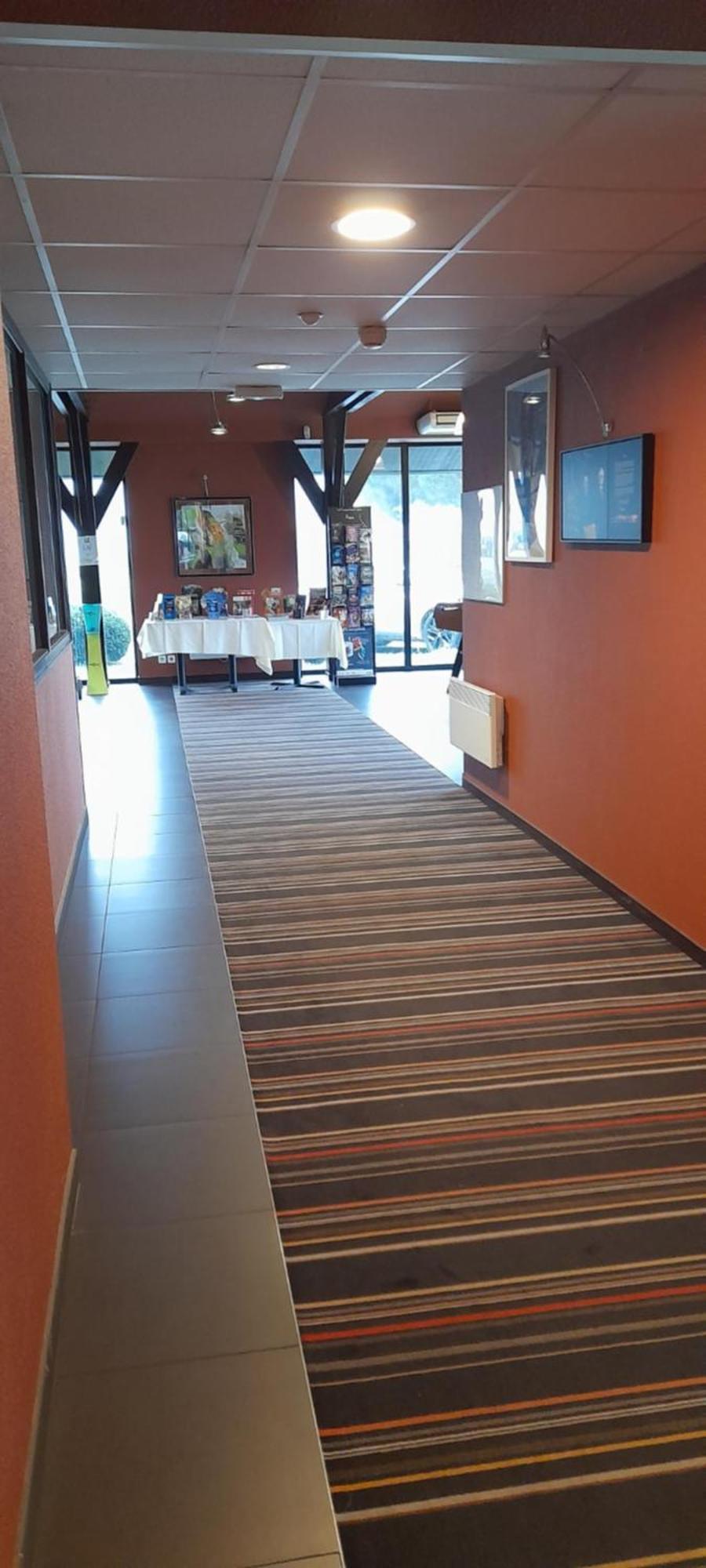 Ibis Styles Segre Hotel Екстериор снимка