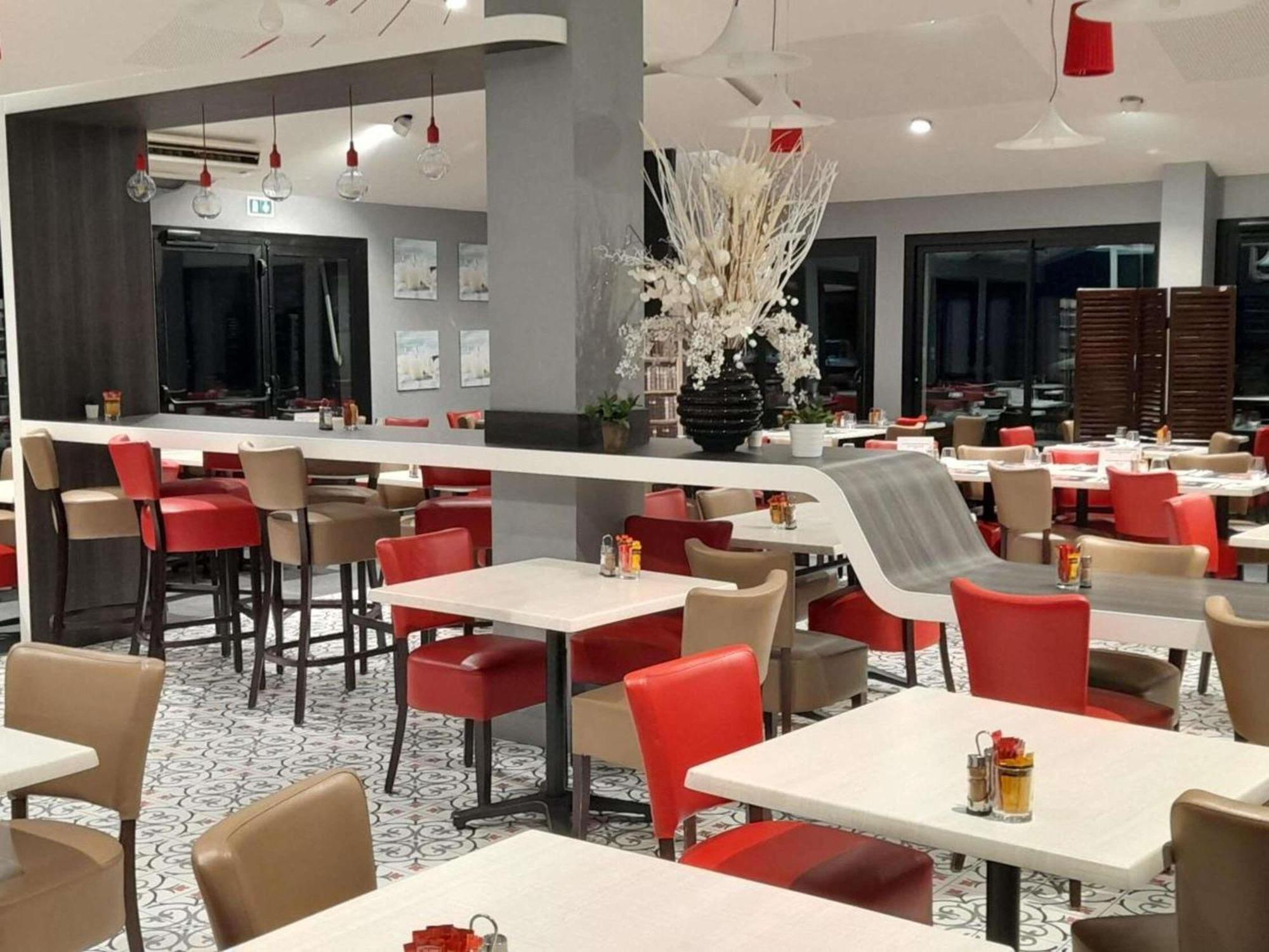 Ibis Styles Segre Hotel Екстериор снимка