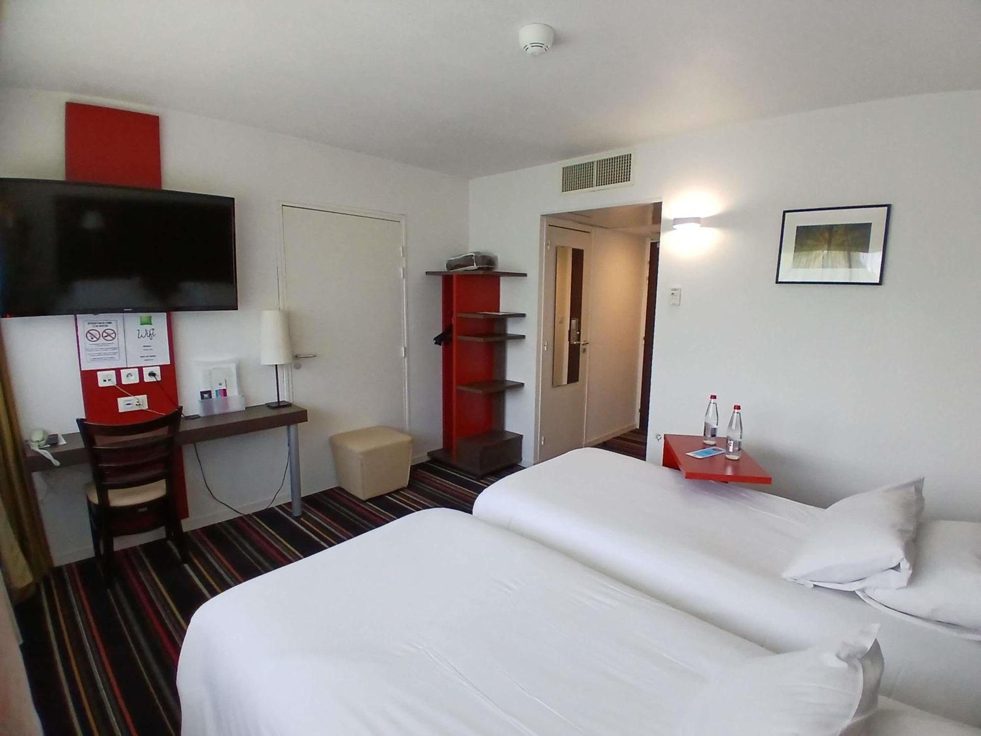 Ibis Styles Segre Hotel Екстериор снимка