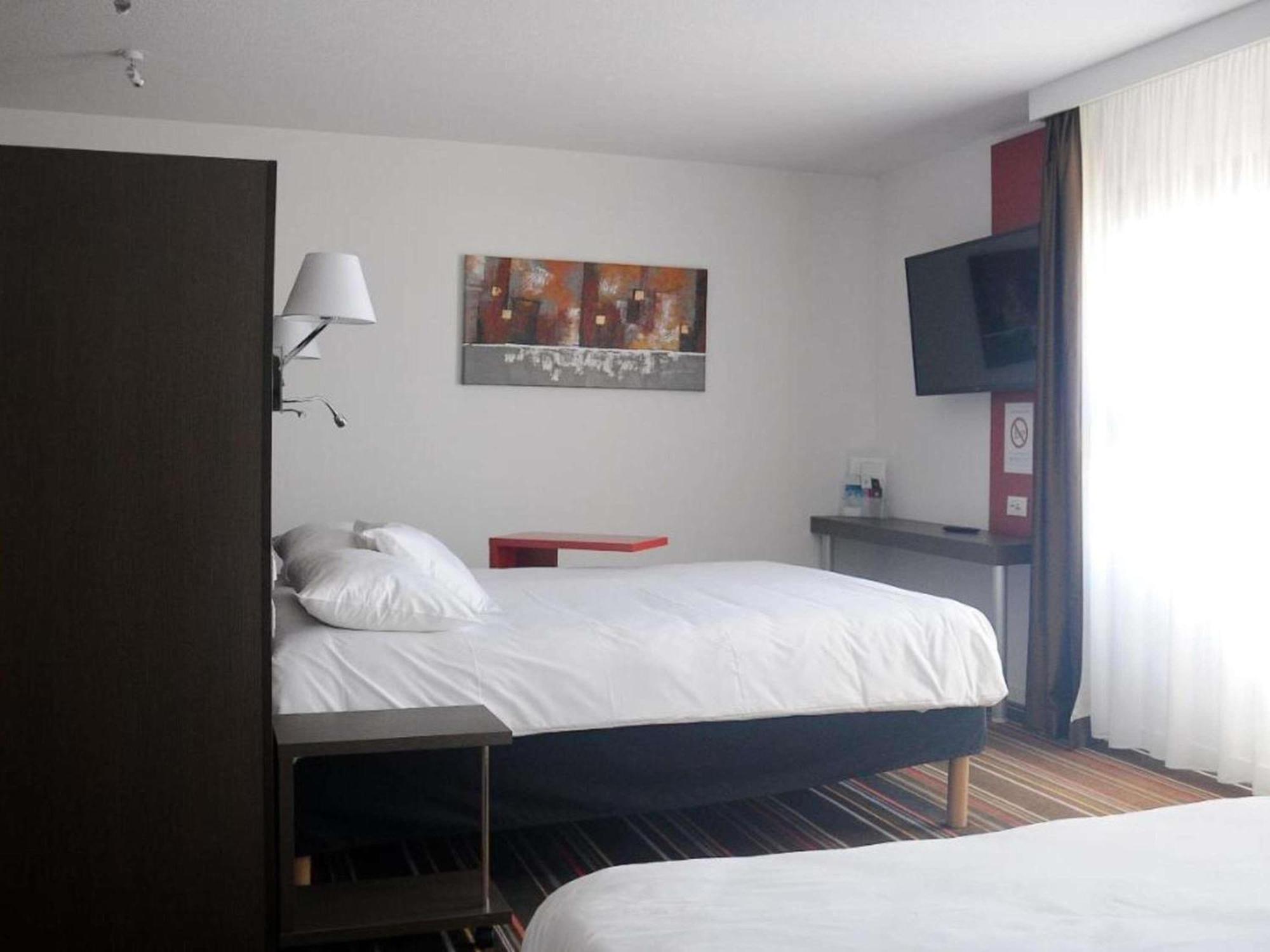 Ibis Styles Segre Hotel Екстериор снимка