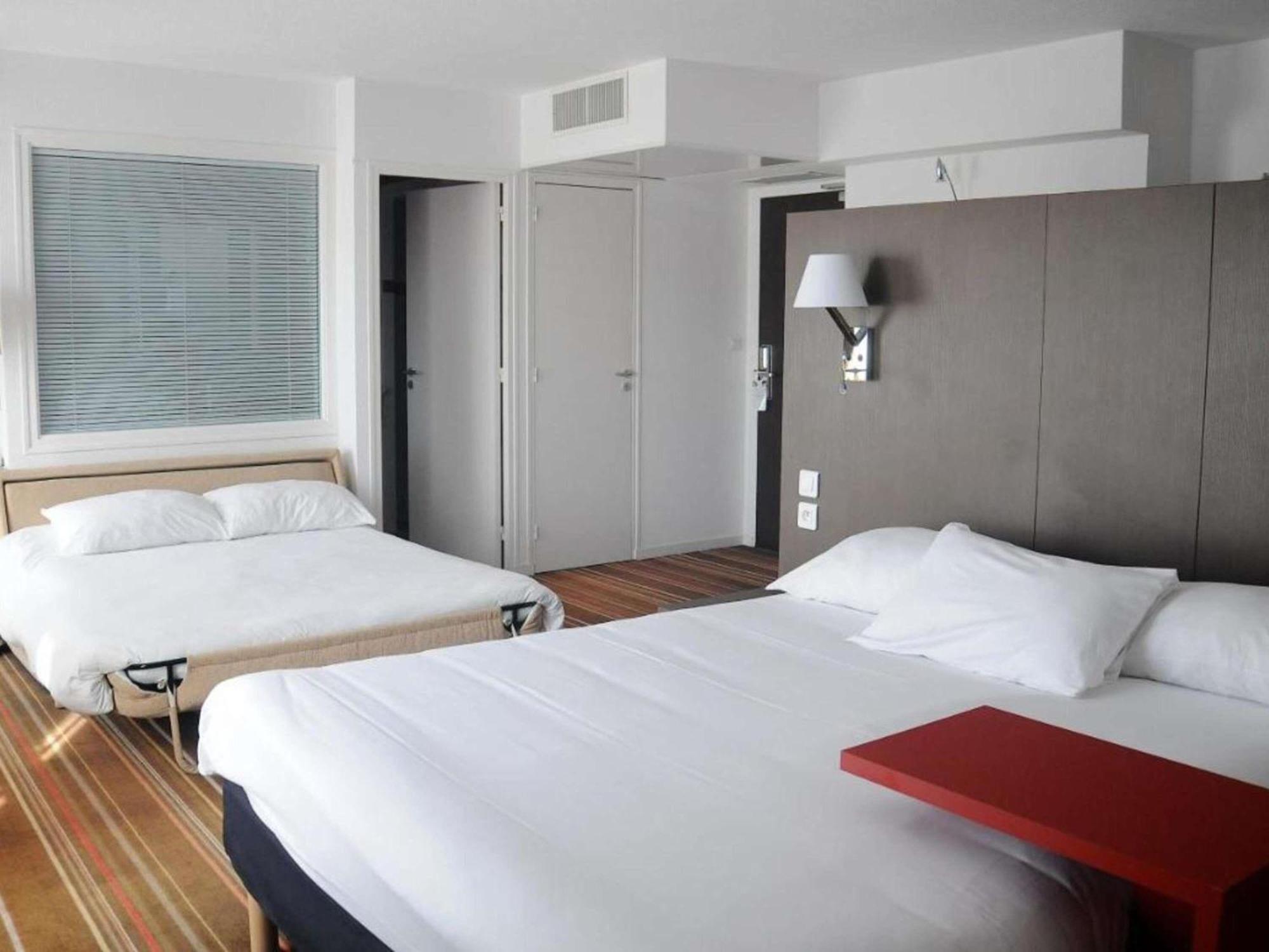 Ibis Styles Segre Hotel Екстериор снимка