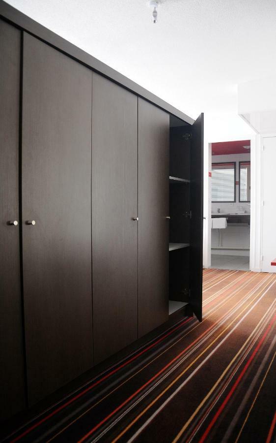 Ibis Styles Segre Hotel Екстериор снимка